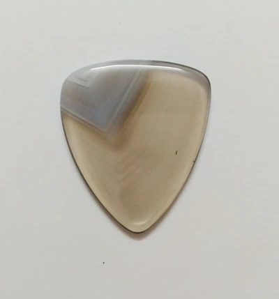 Medium Gauge - Traditional Style Guitar Pick\