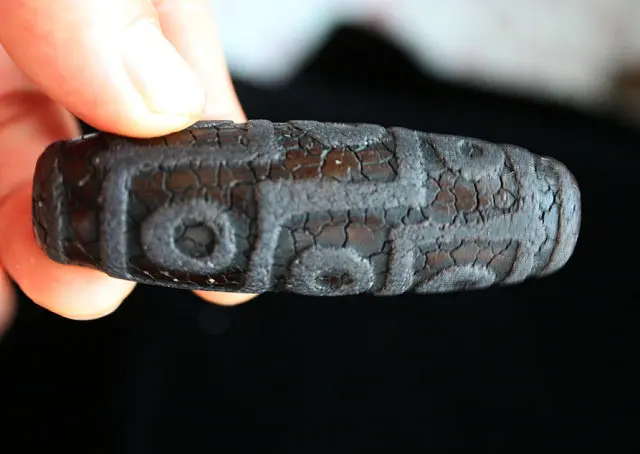 

Big 9 Eyes Tibet Agate Old Dzi Bead Amulet for Gift