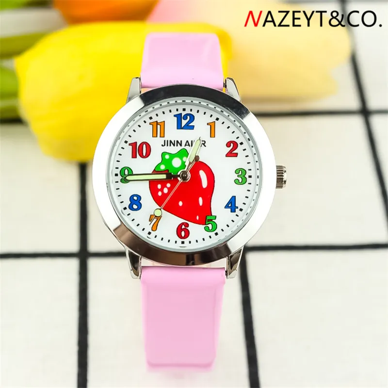 2019 nieuwe mode meisjes leuke cartoon aardbei dial lederen horloge hoge qulity kinderen kids lichtgevende handen gift klok