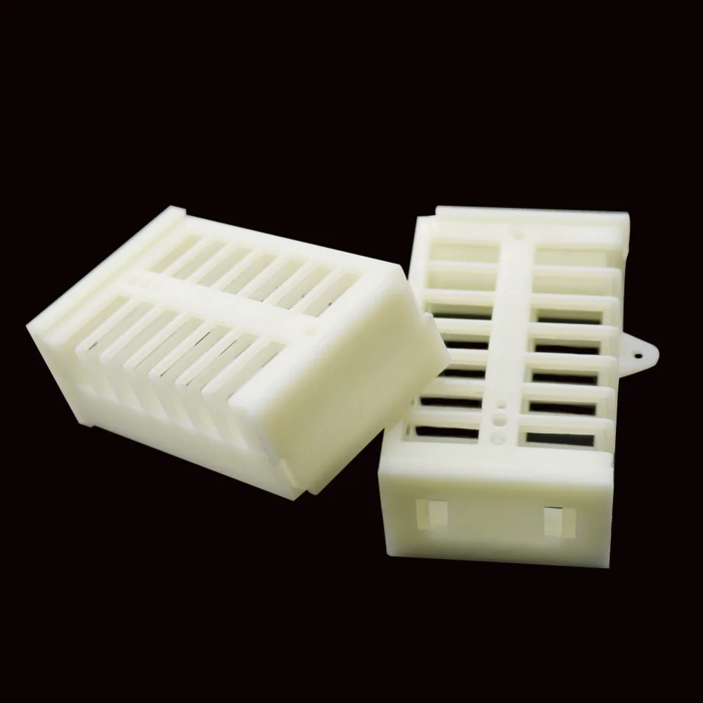 Bee Cages Box for Bees Queen Bee Isolation Plastic Professional Transport Queen Bee Beekeeper Beekeeping Equipment 5 Pcs