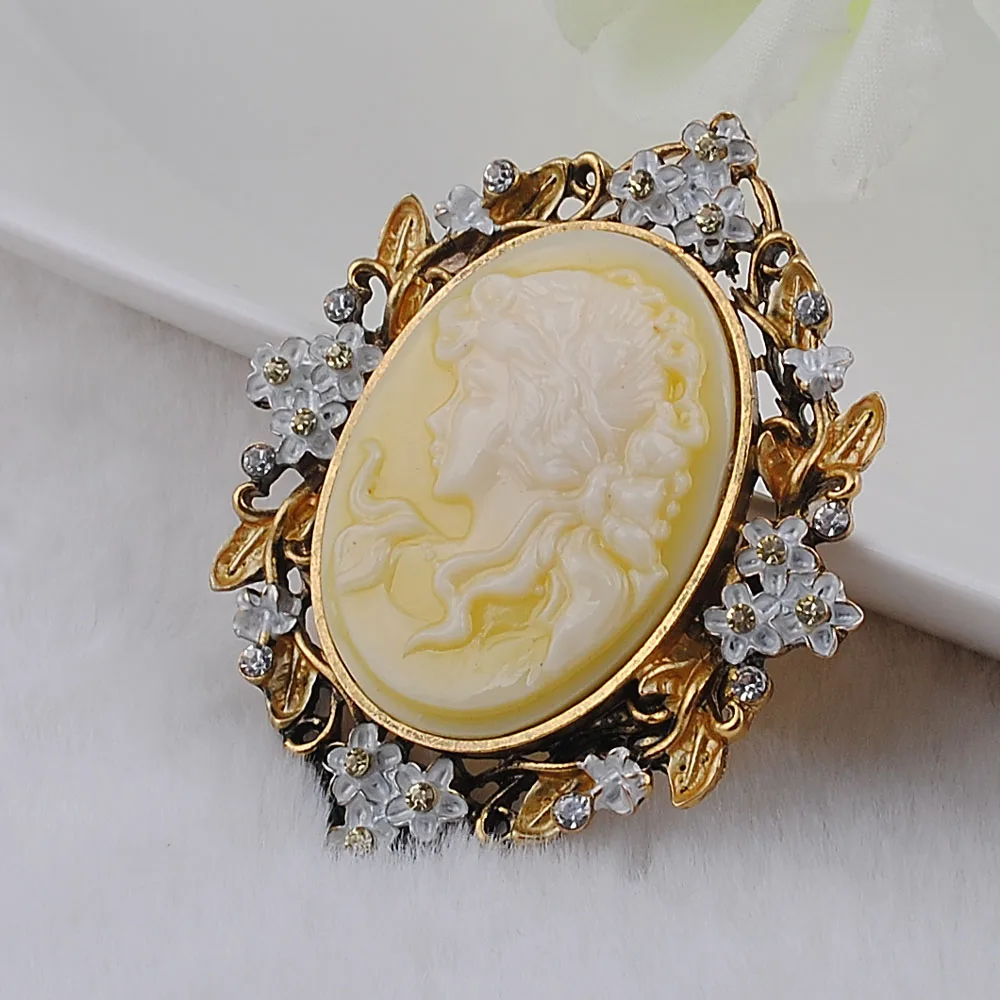 Beauty Head Brooches Classic Retro Style Yellow Head Beauty Accessories Beauty Queen Head Resin Brooch