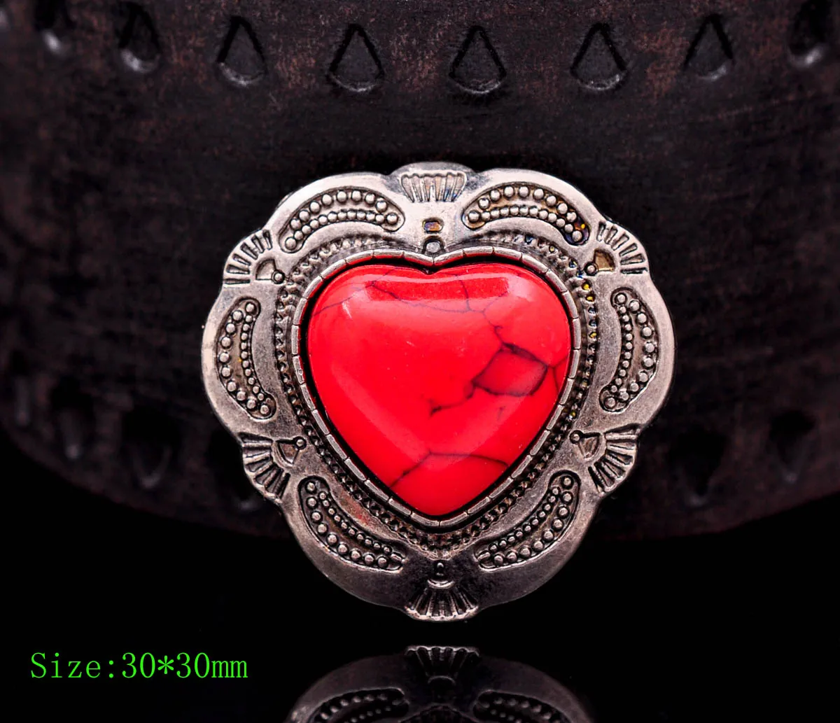 

30mm Antique Silver Tribal Floral Engraved Heart Turquoise Leathercraft Concho For Horse Saddle Tack Decor Screwback