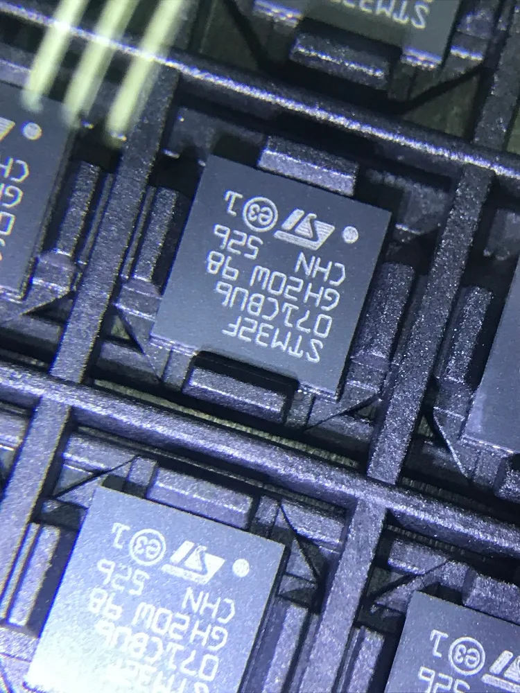 MCU 32bit 128kb FLASH 48QFPN, Original, nouveau