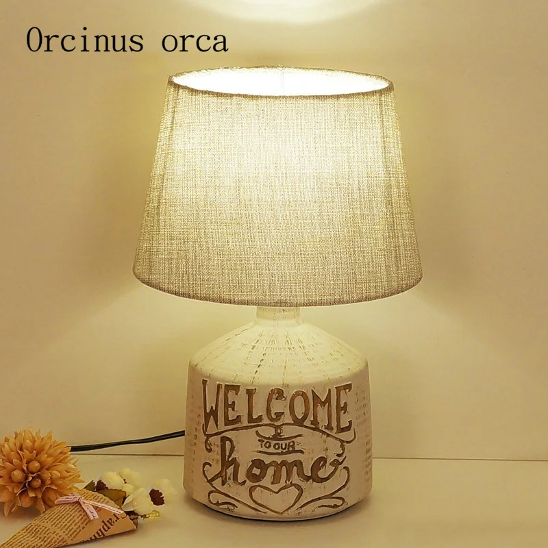 

The Nordic minimalist retro ceramic living room lamp romantic bedroom bedside lamp study creative decoration lamp free shipping