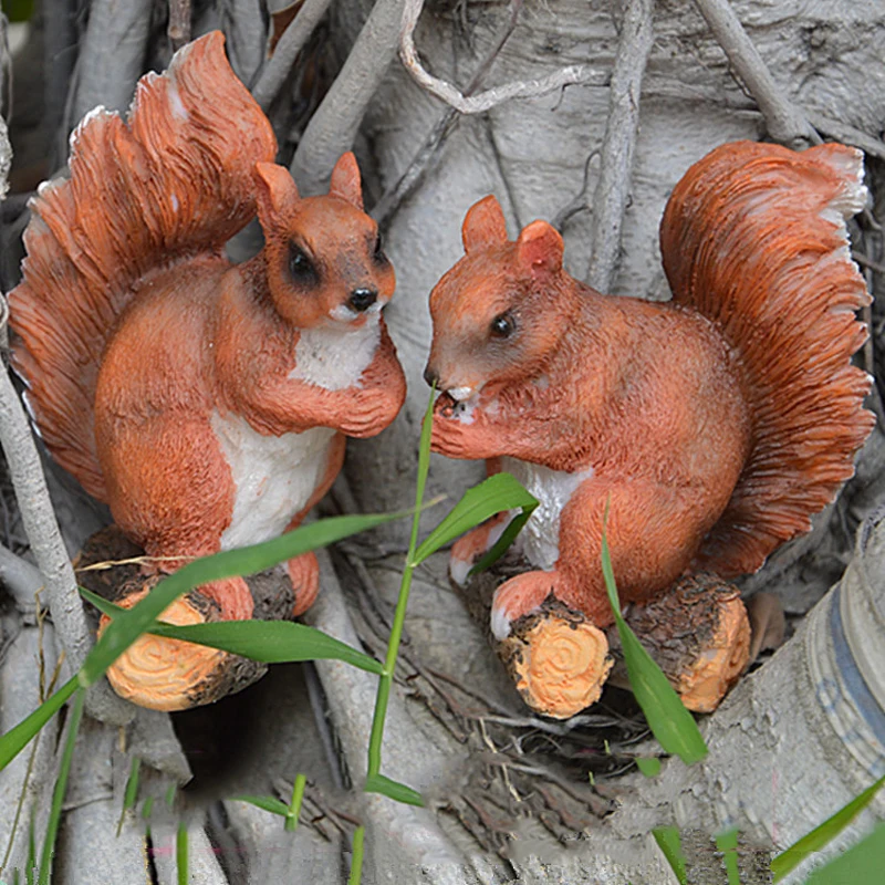 2Pcs Resin Squirrel Sculpture Ornaments Collectible Outdoor Home Garden Decor Resin Squirrel Sculpture