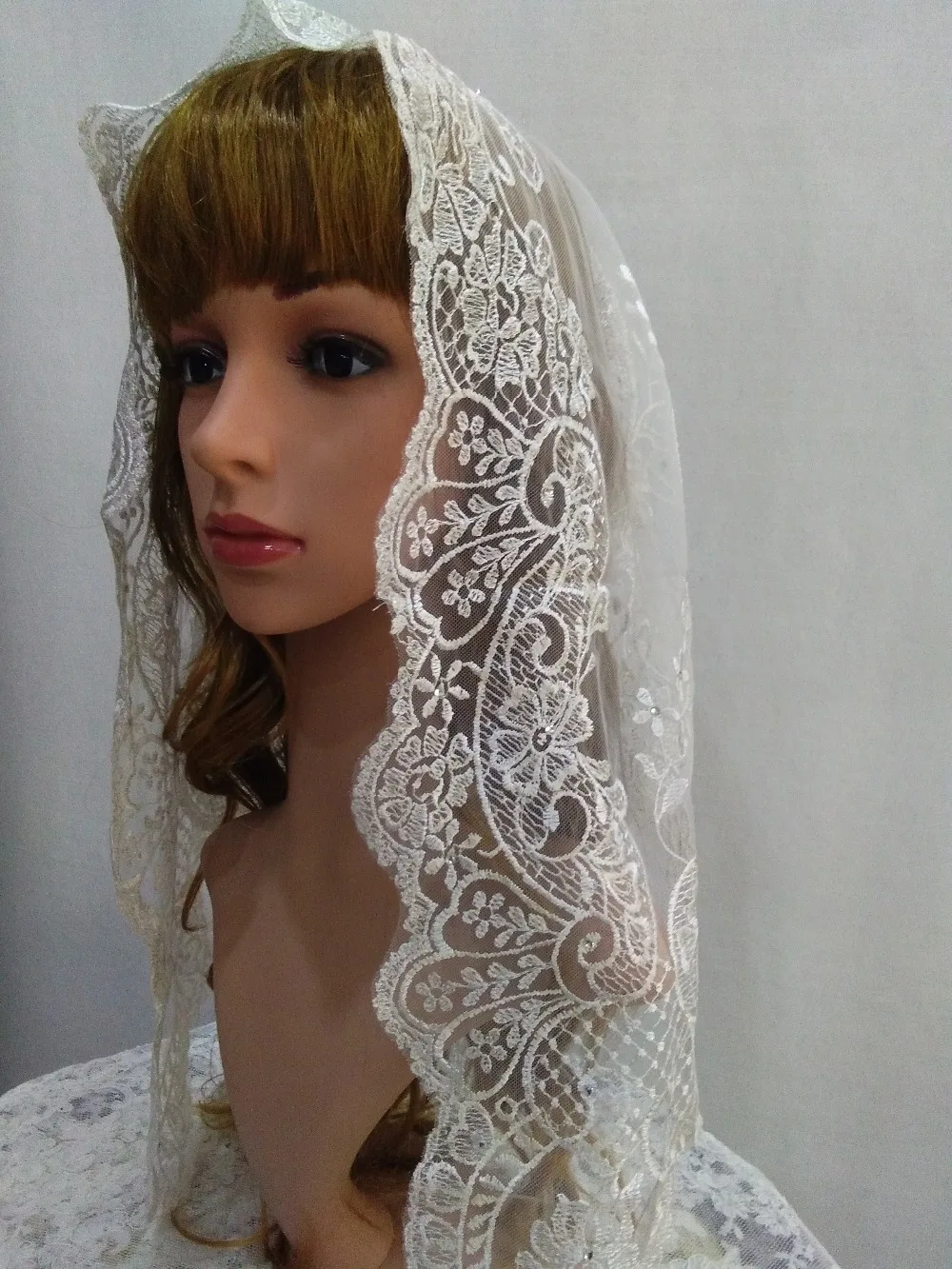 White Spanish Lace Mantilla Chapel Lace Veil retail