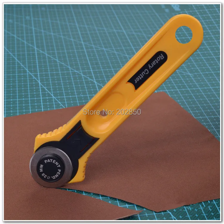 Nine Sea Brand Rotary Cutter With Diameter 45 mm  Blade,Fabric/Paper/Vinyl Circular Cut For Tailoring,Made In Taiwan,Excellent