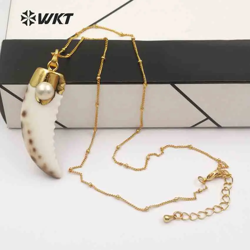 

WT-JN056 Hot Sale Custom Natural Shell Necklace Design With Sharp Pendant With Exclusive Random Long Horn Decorated Fashion Gift