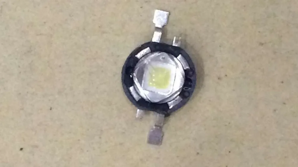 

100Pcs/Lot 1W white 3V 350MA High power LED Black appearance imitation lumens Big chips ! Seoul W42180-01