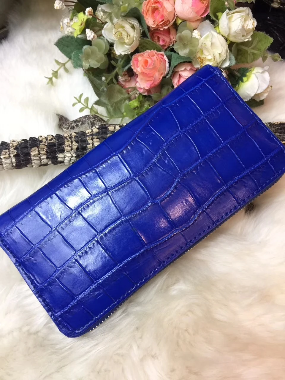 100% genuine crocodile leather long size women wallet purss Himalaya white color genuine crocodile skin women trifold wallets