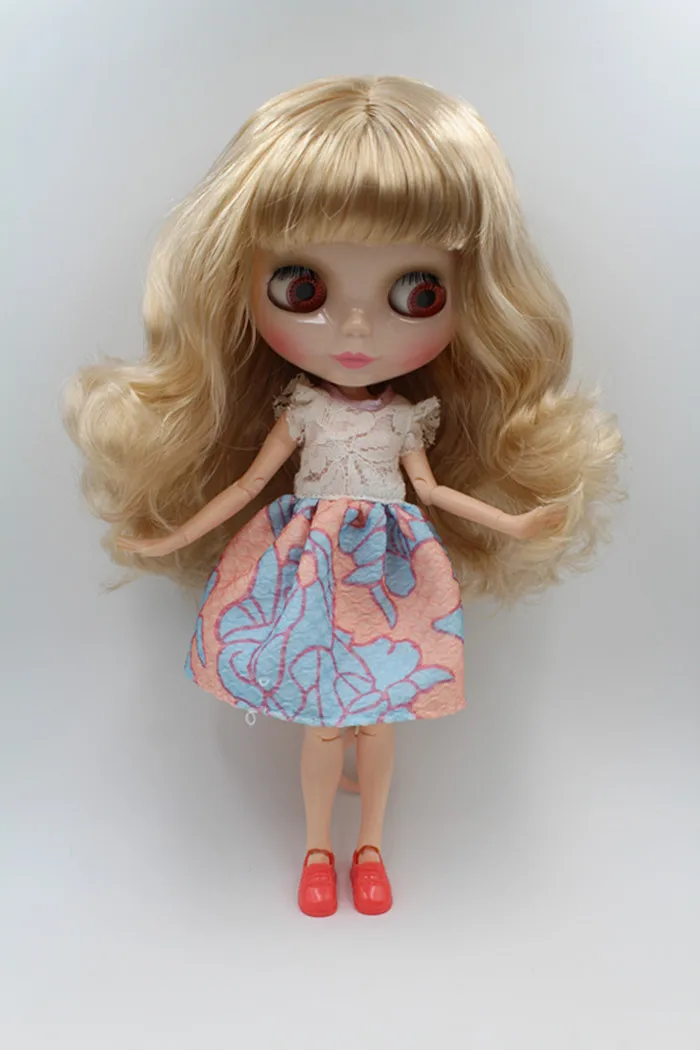 

Blygirl doll Golden hair joint body Blyth for their makeup The hand can be rotated