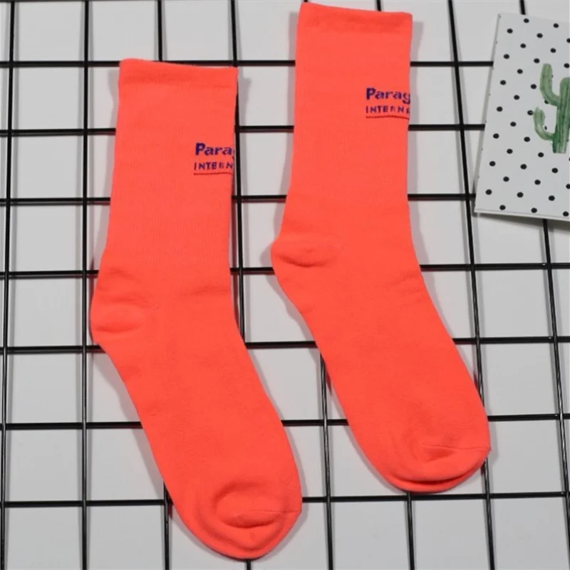 New product tide socks street skateboard hip hop Harajuku letter men and women couples parkour fluorescent sports cotton socks