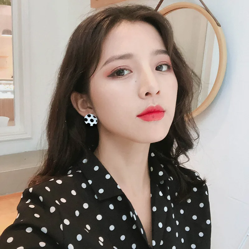 Classic Polka Dot Earring Geometric Round Square Heart Stud Earrings for Women Cute Korean Style Acrylic Earings Fashion Jewelry