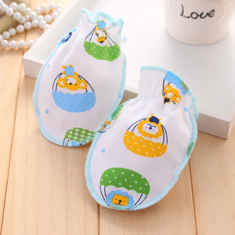 AmyaBaby Cute Baby Anti Scratching Gloves Newborn Protection Face Cotton Scratch Mittens Cartoon Pattern Random Deliery