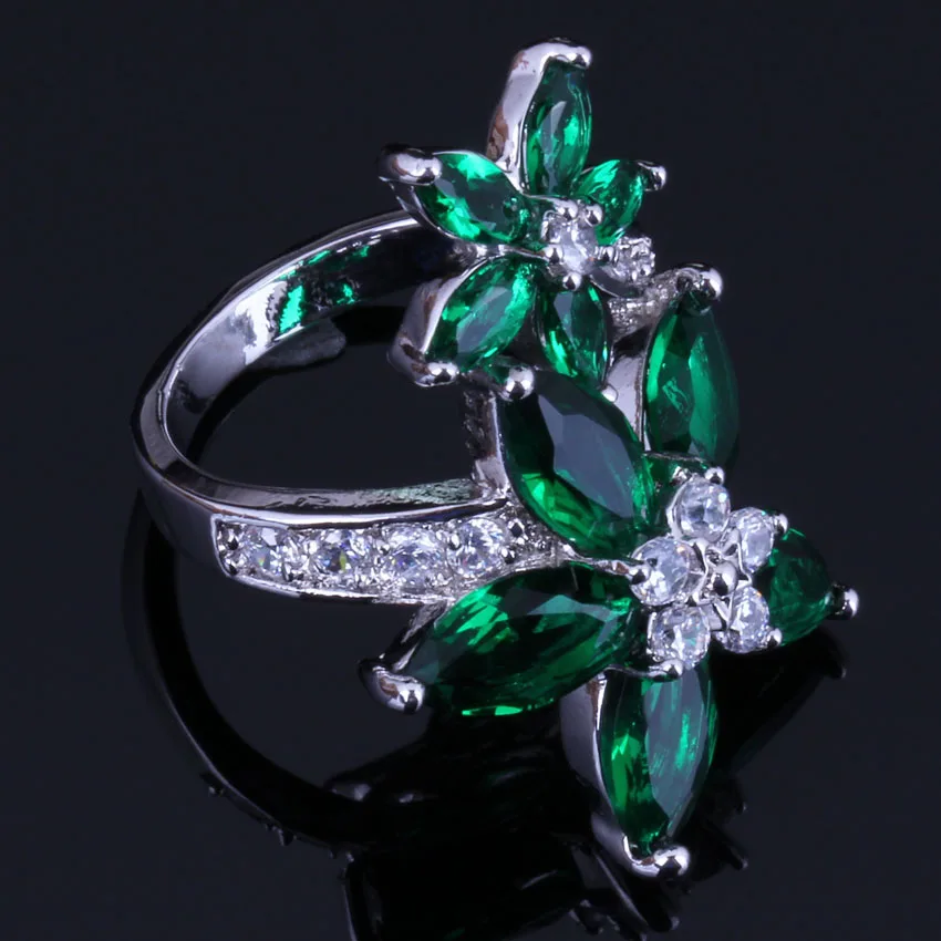 Delightful Star Green Cubic Zirconia White CZ Silver Plated Ring V0518