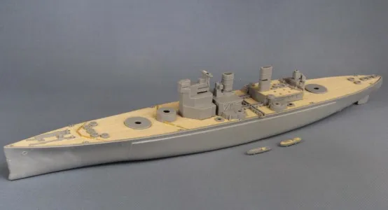 

ARTWOX's 5016 king George V battleship PE containing wood deck AW50050