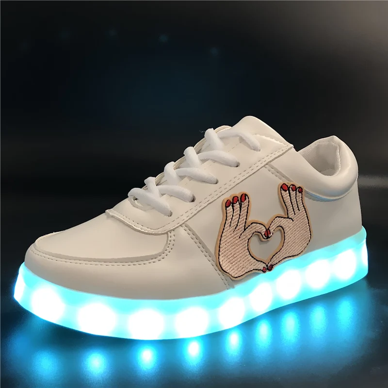 7ipupas 2018 New Fashion Boy&Girl Light Up Shoes Glowing Feminino Baskets Light Sole Children Led Slippers Luminous Sneakers