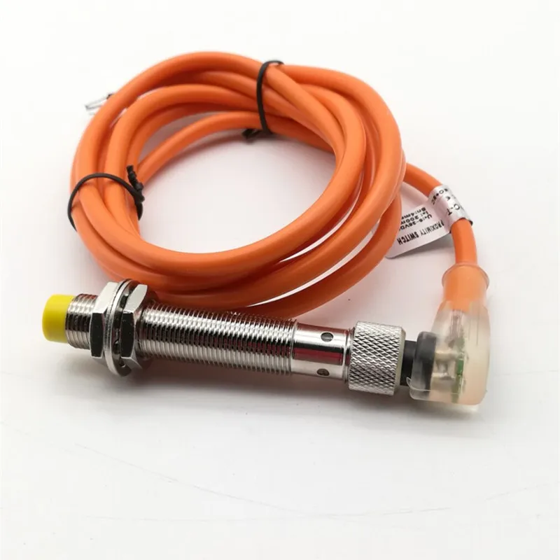 CHUX NPN M12 4mm detection Distance Inductive Proximity Switch With Bend Sensor Connector Non-Flush Type Angle Led Indicator