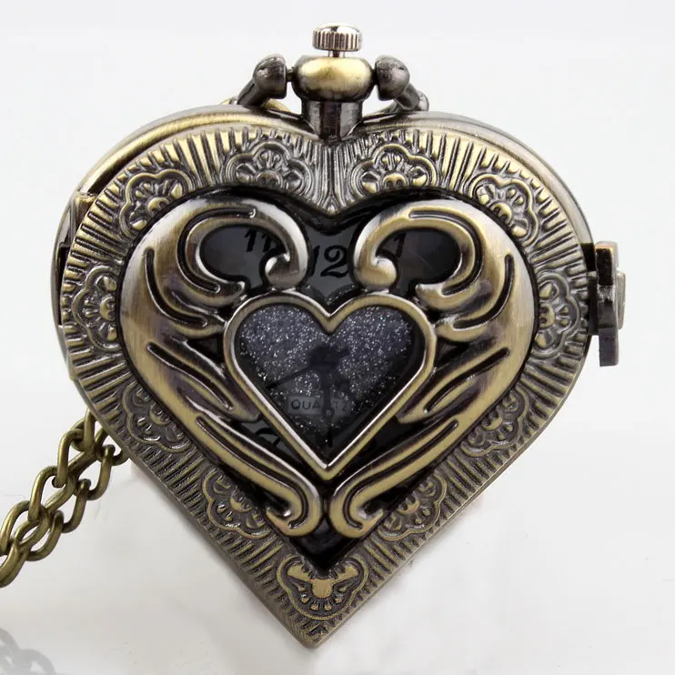 

Retro Bronze Hollow Heart Shaped Black Silver Vintage Pocket Watch Necklace Pendant Metal Quartz Movement Women Men Clock Gifts