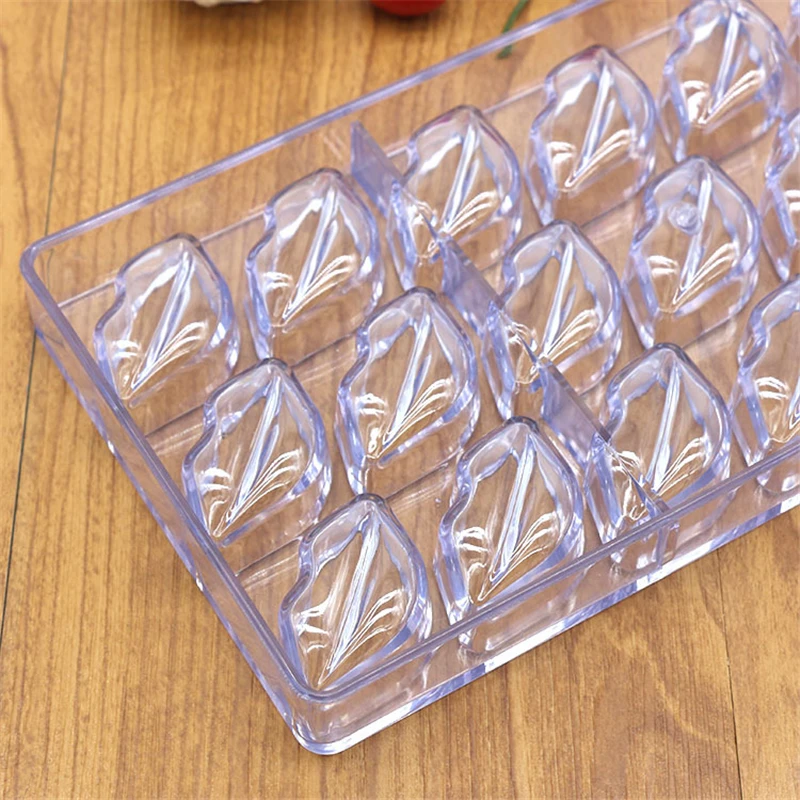 Aomily 3D Lips Shape Plastic Chocolate Cake Mold Polycarbonate Pudding Jelly Candy Ice Mould Homemade Dessert DIY Kitchen Baking