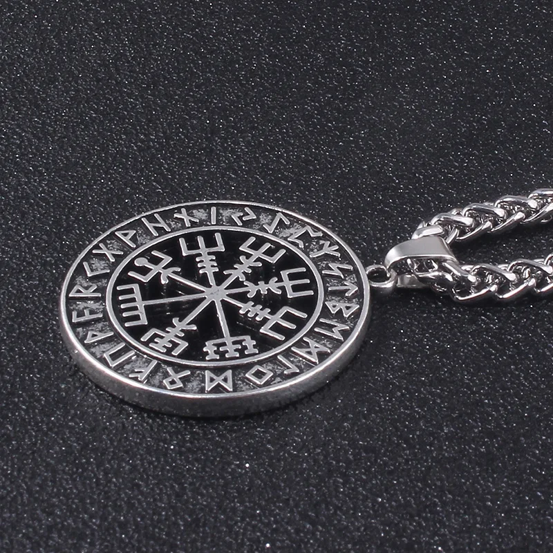 Vintage Viking Icelandic Compass Necklace Magical Staves Compass Rune Amulet Runic Circle Pendant Necklaces Men Women Jewelry