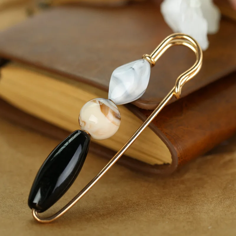 Fashion Vintage natural beads brooches and pins Retro Women Men sweater cardigan scarf emtal pins