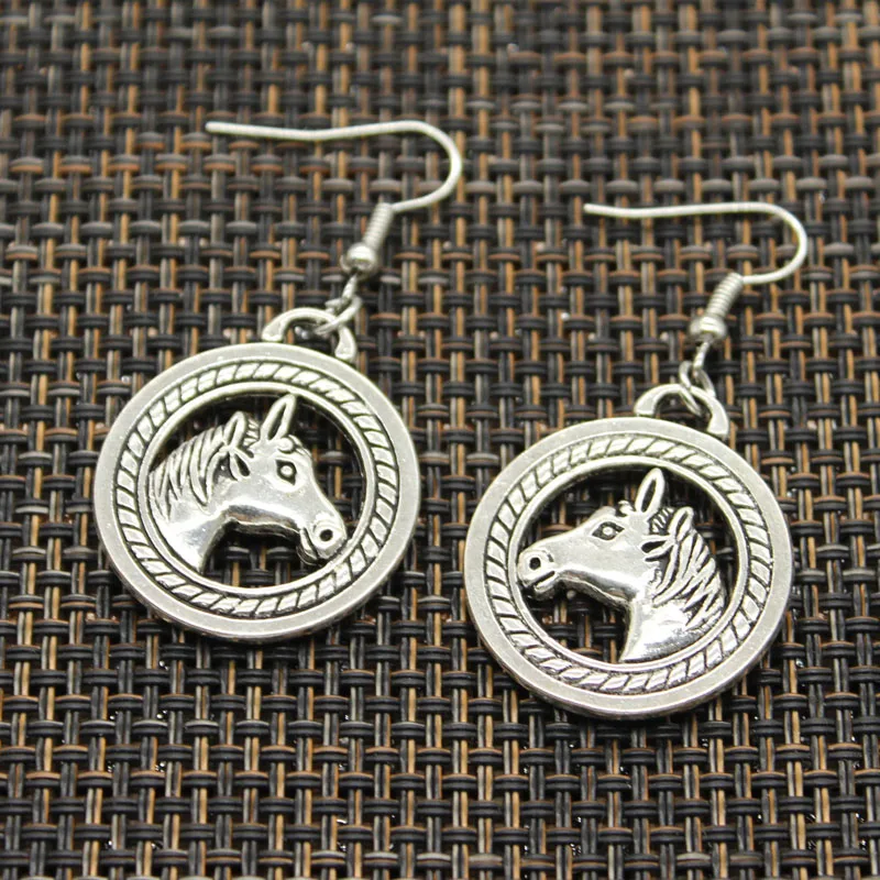 New Fashion Handmade Running Horse Walking Steed Pendants Silver Color Earrings For Womens Style