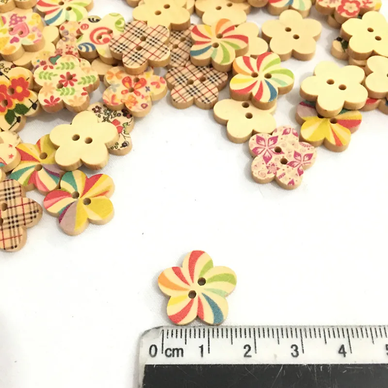 50PCs DIY wooden buttons 17 mm beauty flower shape DIY sewing clothes button for craft scrapbooking sewing  7NK182