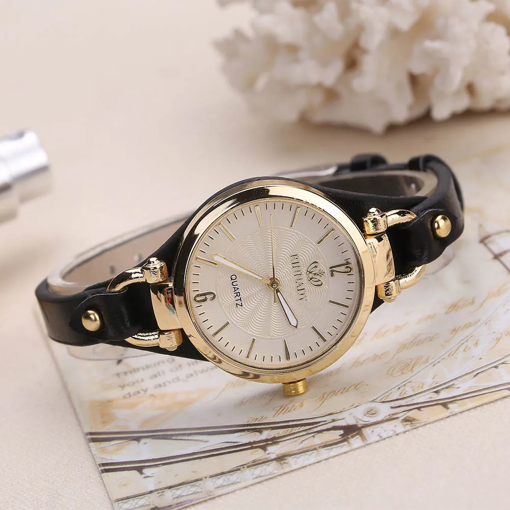 Dropship Frauen Casual Uhren Runden Zifferblatt Niet PU Lederband Armbanduhr Damen Analog Quarz Uhr Geschenk