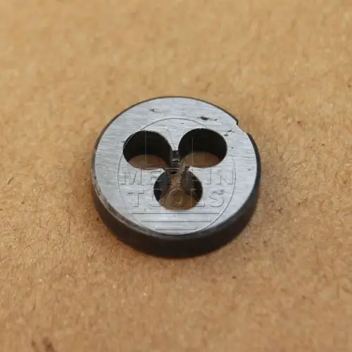 2.6 مللي متر x .45 متري اليد اليمنى يموت M2.6 x 0.45 مللي متر الملعب