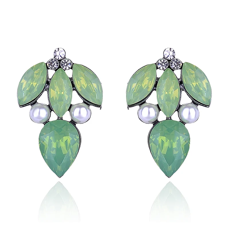 Exotic Face Design Acrylic Stud Earrings Imitation Pearl Rhinestone Decoration Piercing Earrings Fashion Women Jewelry