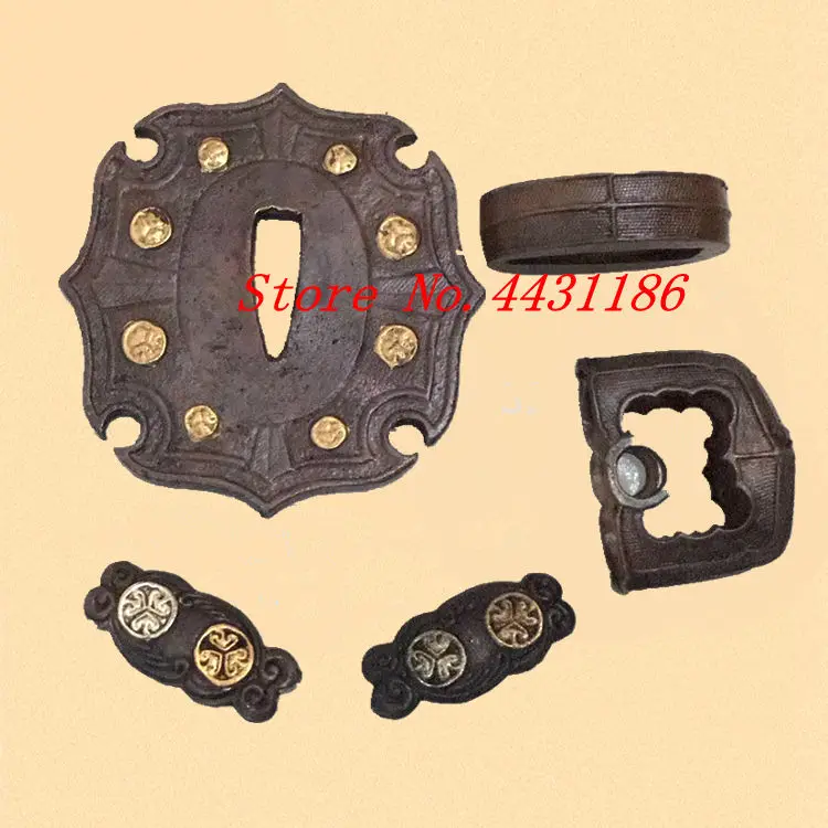 

A Set High Quality Brass Sword Accessories for Japanese Samurai Sword Katana Metal Craft Tsuba Menuki Fuchi Kashira Fittings