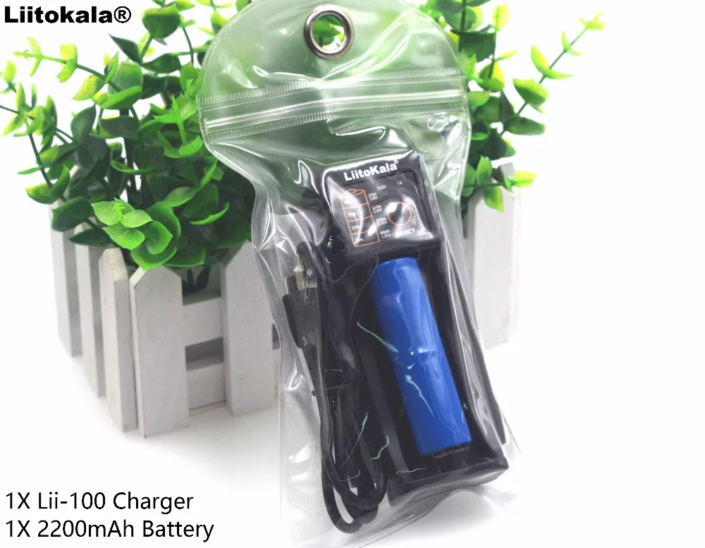 1 x Liitokala Lii-100 1.2V 3V 3.7V 4.25V 18650/26650/18350/16340/ 18500/AA AAA batteria li-ion, caricabatteria + 1x18650 2200 mAh b