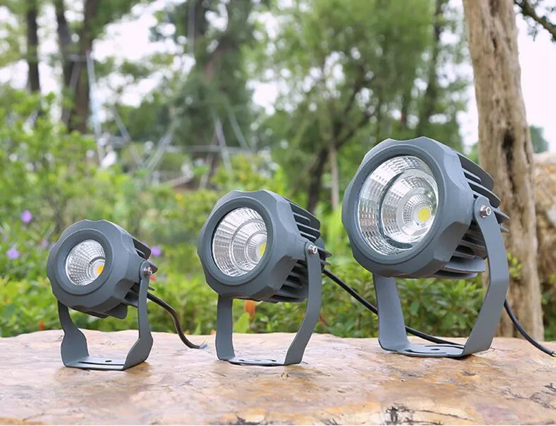 Outdoor Waterproof IP68 LED Spotlight 30W 20W 10W Led Tree Lights Lawn Lamp Round COB Spotlights Ultra-bright Tree Floodlight