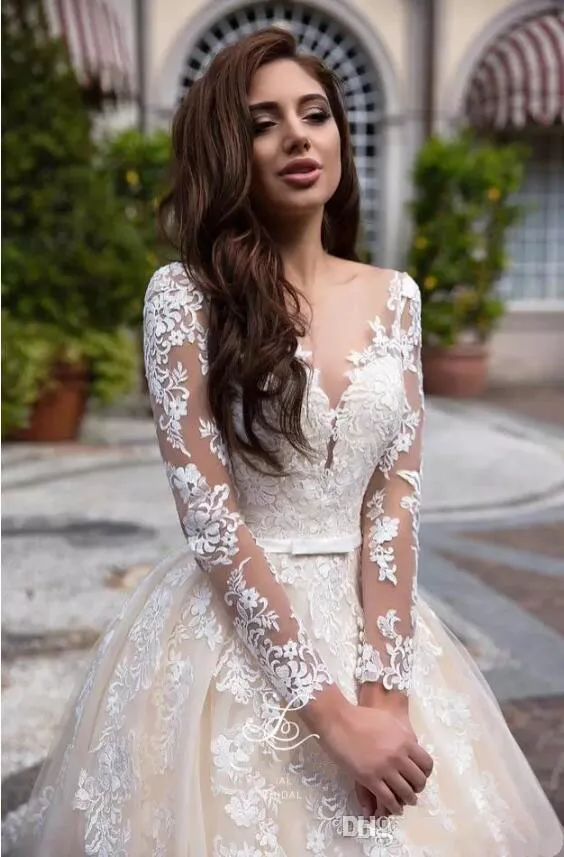 Robe de mariée sur mesure à manches longues, coupe trapèze, col rond, boutons, Vintage, mode 2019