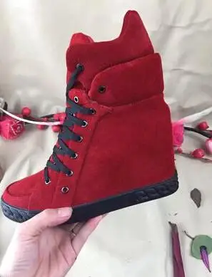 Vendita calda Delle Donne della Pelle Scamosciata Zeppe Altezza Crescente Lace-up Scarpe Casual High Top Sneakers Donna Nero e Rosso