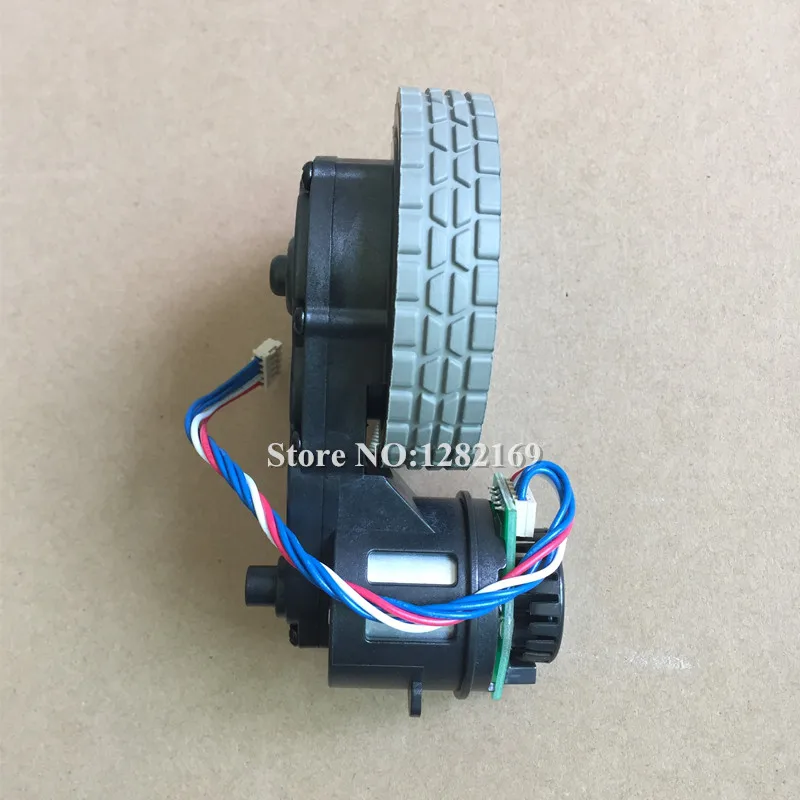 

1 piece Robot Vacuum Cleaner Right Wheel for Ecovacs Deebot DT85 DT83 Robotic Vacuum Cleaner Parts