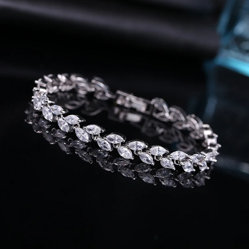 CWWZircons Neuer Trend 2026 Zirkonia-Schmuck Silberfarbener Blatt-Anhänger CZ-Kristall Damen-Armbänder Großhandel S0003 – Detail 9