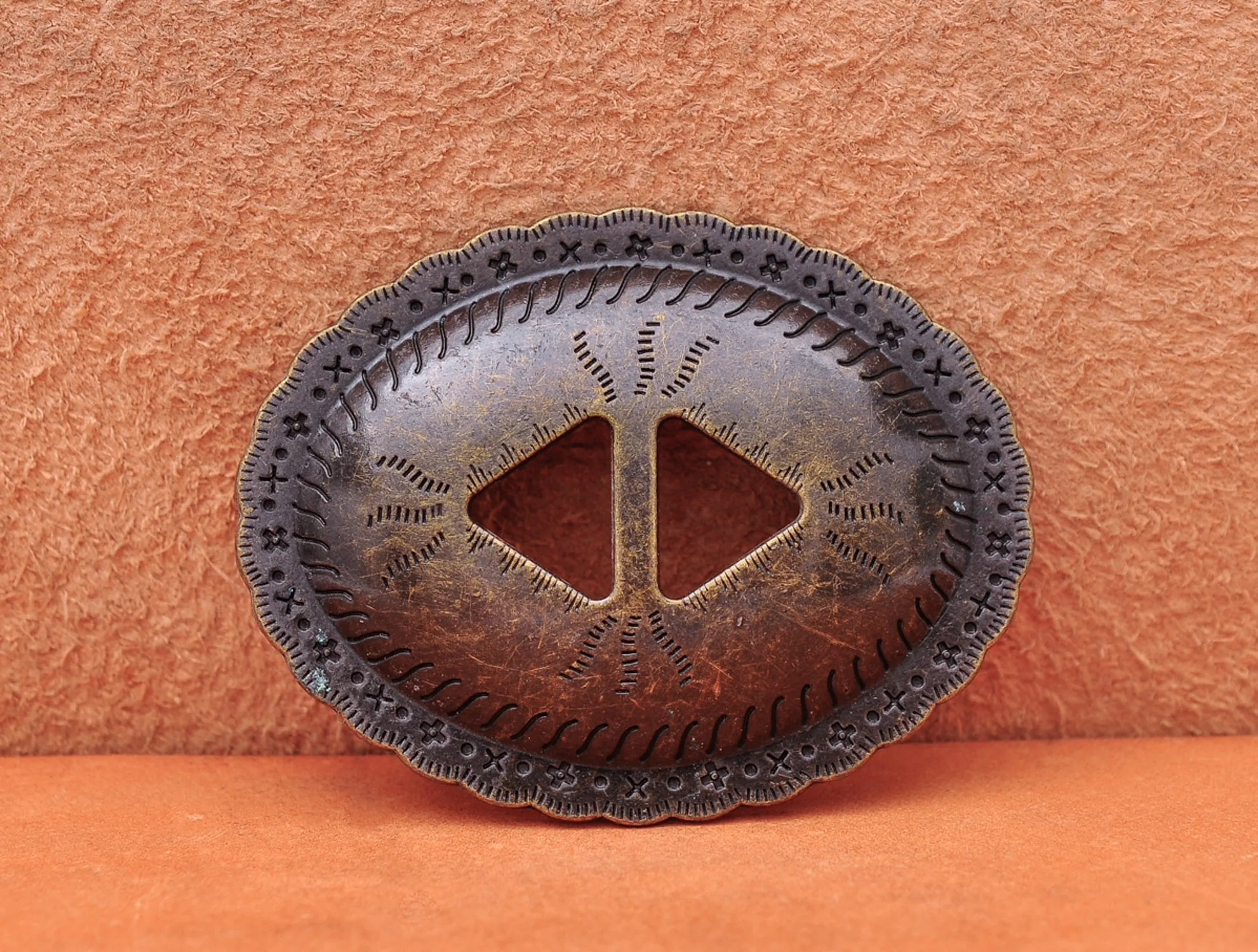 5pcs Quality Heavy Western Antique Bronzer Cross Tribal Flower Pattern Horse Saddles Tack Leathercraft Belt Slotted Oval Conchos