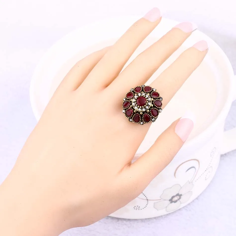 Hot 2018 Flower Crystal Wedding Rings For Women Vintage Round Silver Color Loving Ring Bohemian Fashion Jewelry Mothers Day Gift