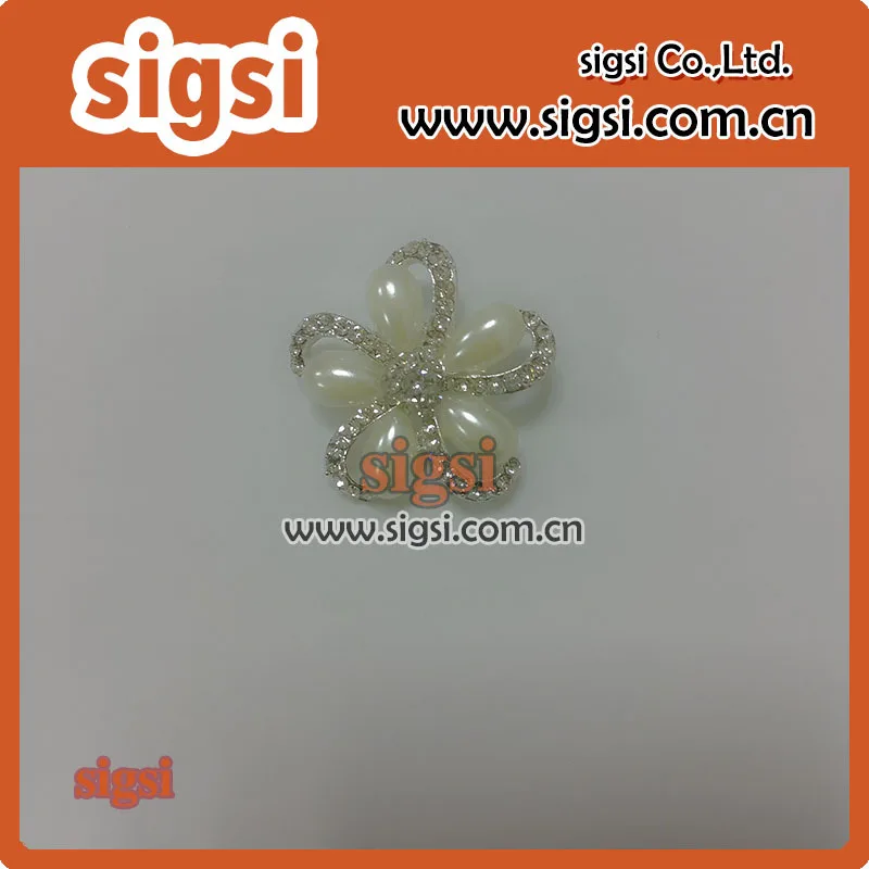 

Metal fashion flower Rhinestone button for wedding invotation card