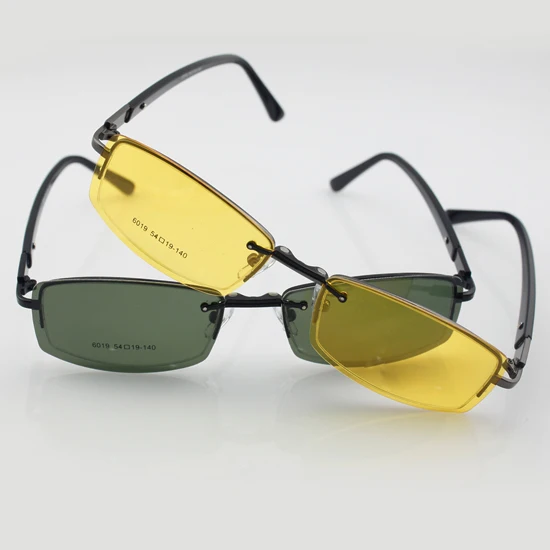 

Men's Fashion Eyeglasses With 2 Gray & Yellow Polarized Clip-on 6019