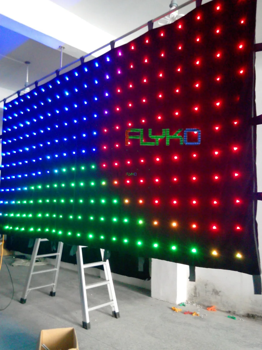 

hot ! p18 led video cloth in guangzhou china