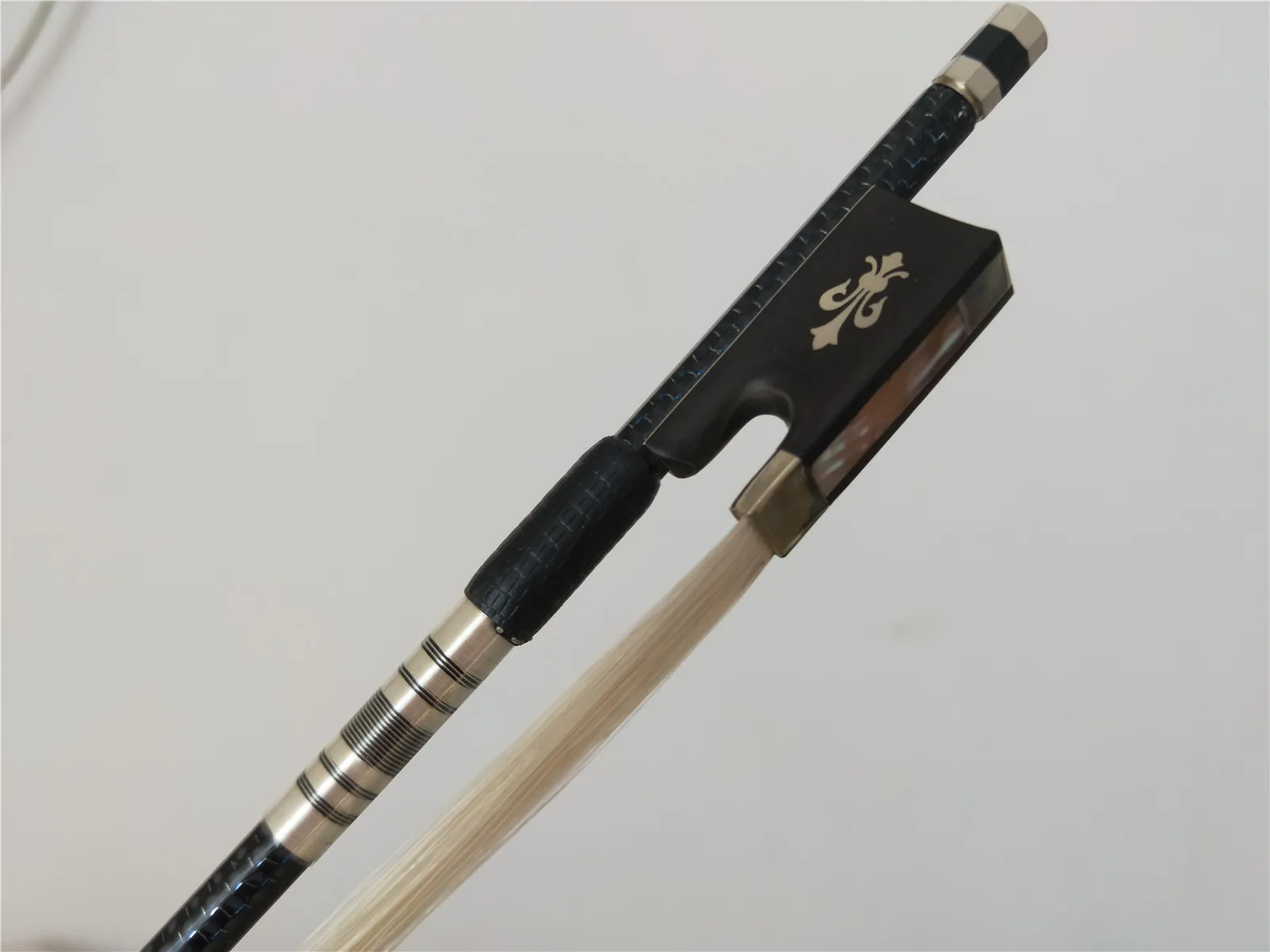 1 PC Quality Carbon Fiber Violin Bow 4/4 Ebony Frog Different types with White Bow Hair Cooper amounted