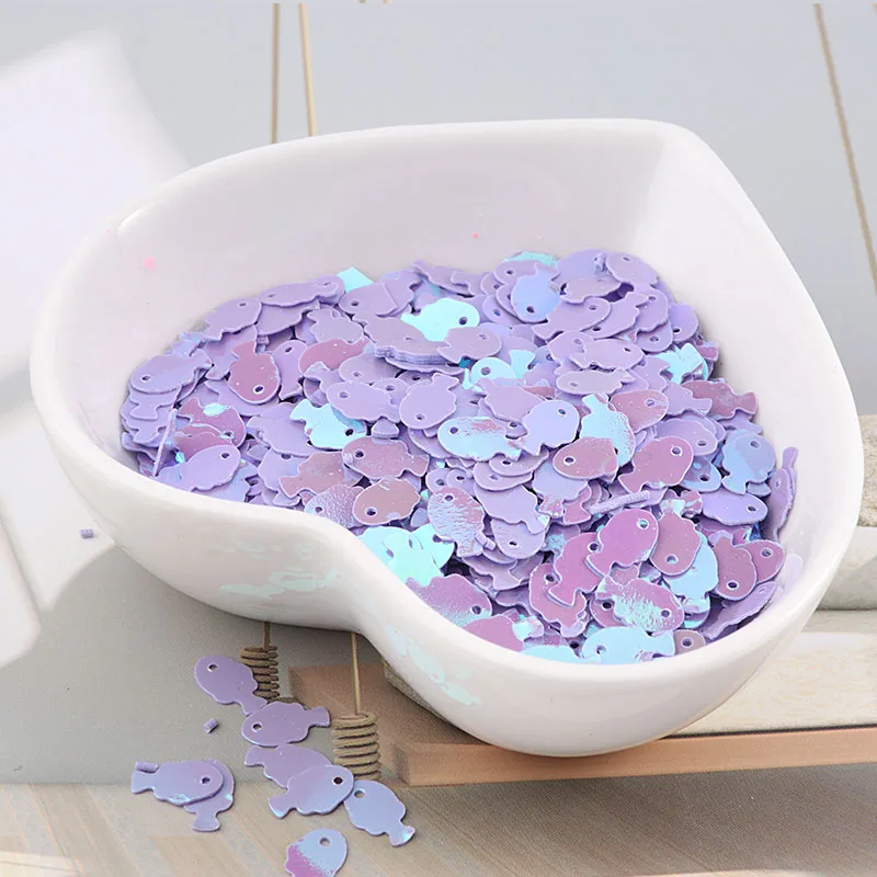 10g/ bag 5 * 7 mm color fish sequins DIY adhesive sequins Lent Gerais embroidery craft clothing jewelry accessories 720 pieces