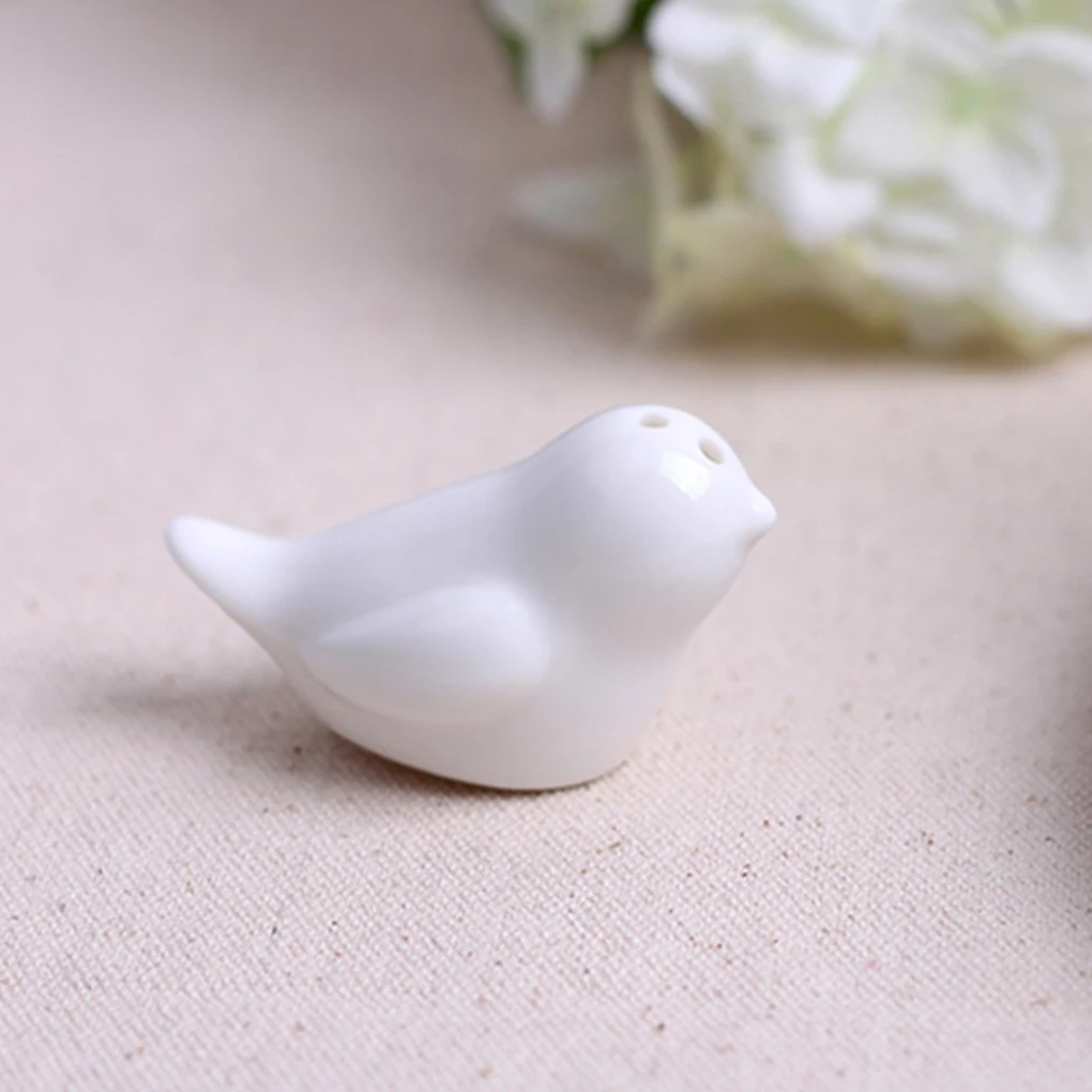 2Pcs/Pack Love Birds Ceramic Shaker Spice Jar Kitchen Spice Tools Wedding Party Gifts Bird Salt Pepper Shaker Kitchen Tools