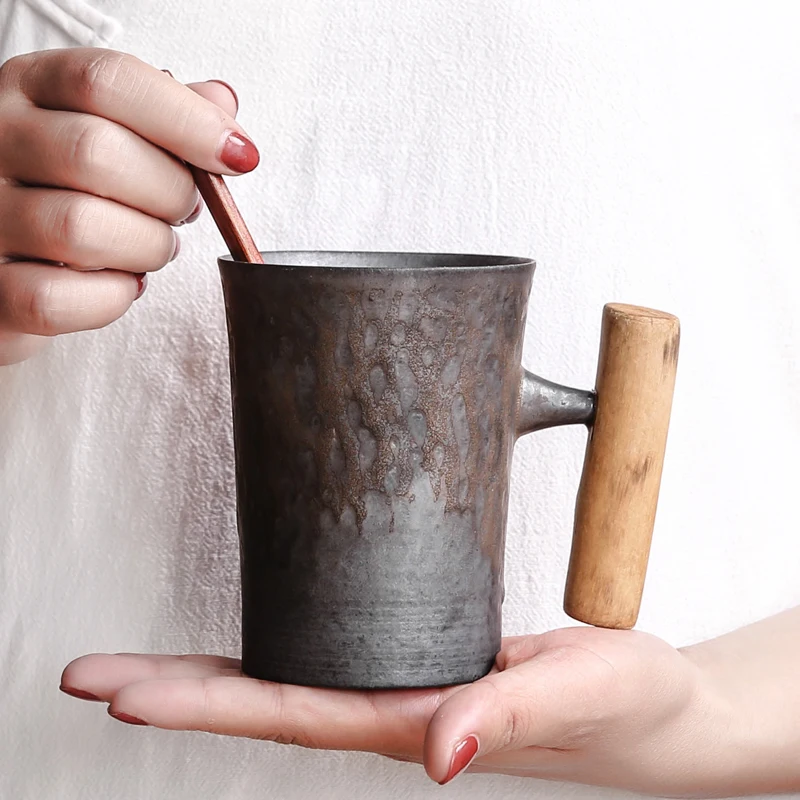 

Vintage Ceramic Coarse Pottery Mug Rust Glaze with Wooden Handgrip Tea Milk Coffee Cup Wooden Spoon Water Office Drinkware