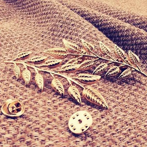 Unisex Simple Brooch Chic Leaf shape shirt sweater Collar Lapel Pin clothing accessories brooch jewelry