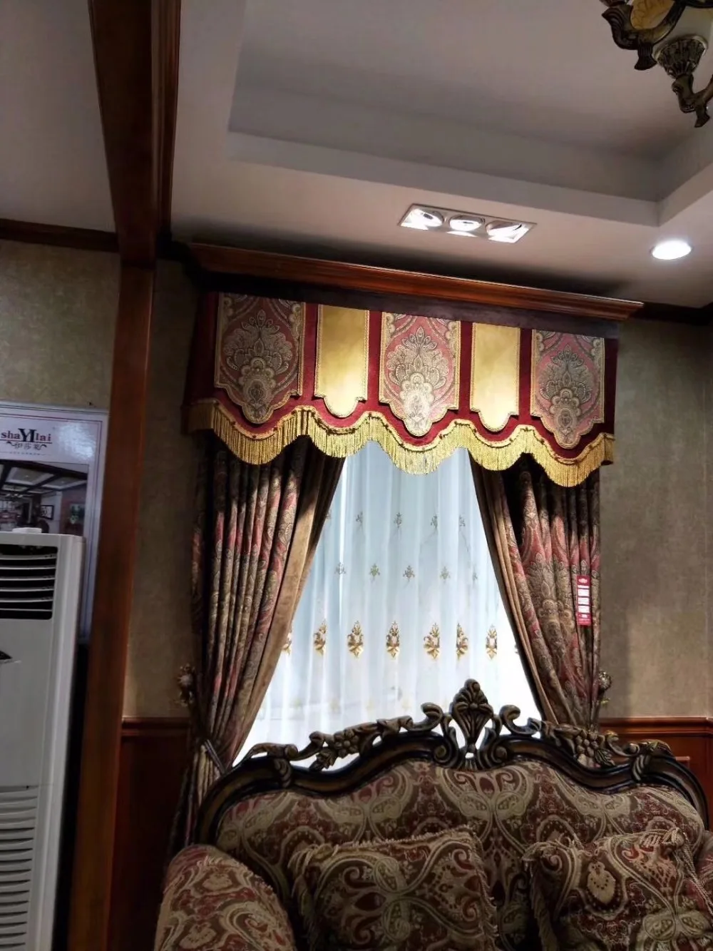 Deluxe Dark Red Jacquard Chenille Villas Hotel Home Decorative Sofa Curtain Upholstery Fabric 280cm Up the Roll Sell by Meter
