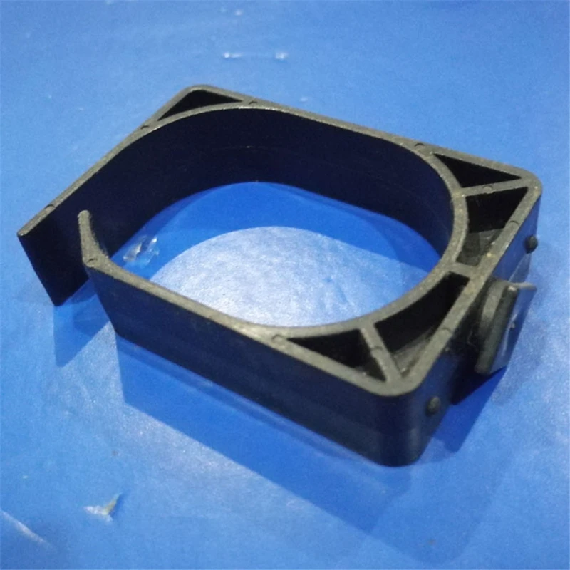 Resistenza dell'abs dell'anello del gestore dei cavi per la gestione dei cavi della scatola di distribuzione per l'armadio di rete nero 65*44*15.5mm ELINK di fabbrica 50 pezzi